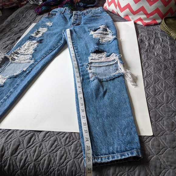 (bongo) Vintage 5 Button Hi-Waist Mom Jeans 5 - Picture 4 of 8